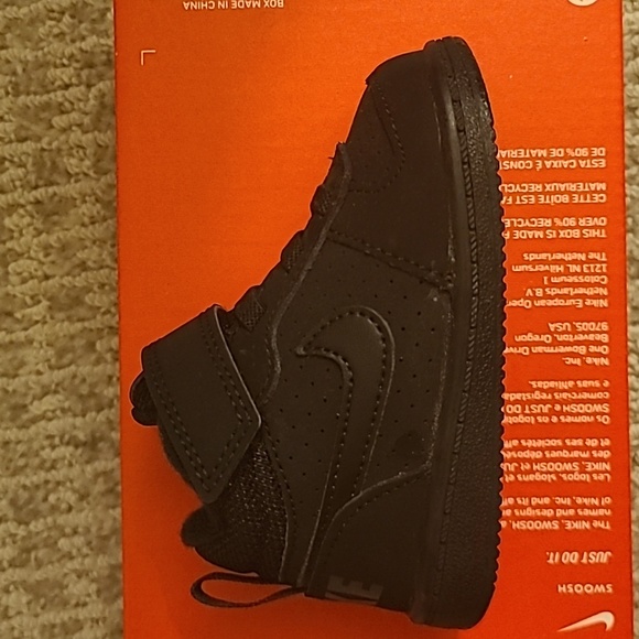 Nike Infant/Toddler 4c Black Sneakers - Picture 3 of 4